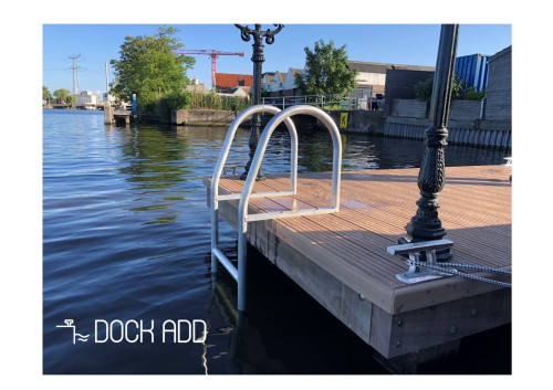 Escalera de baño de aluminio con 5 peldaños